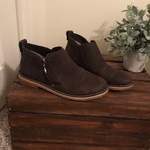 Cute Ugg low profile shoes!